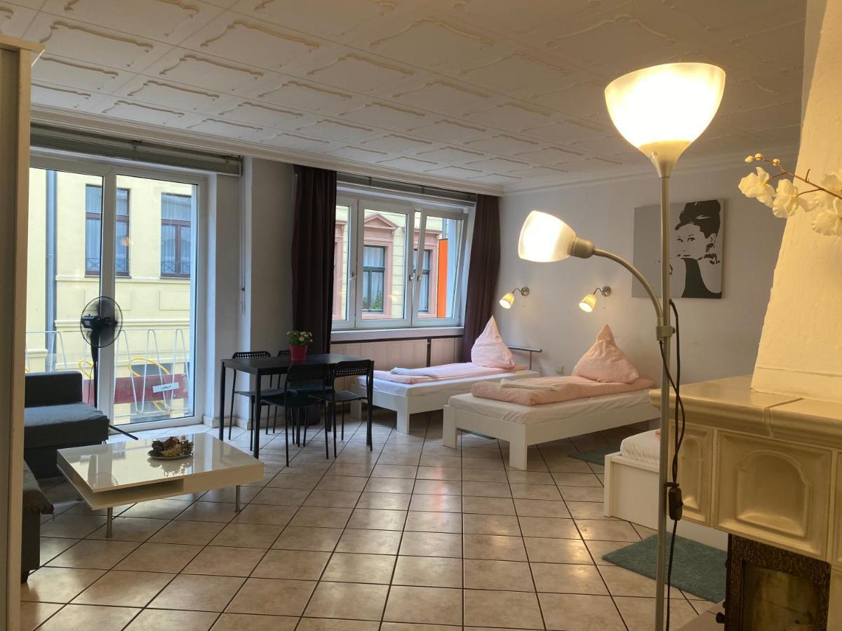 Central Shared Apartment, Friesenplatz Köln Exteriör bild