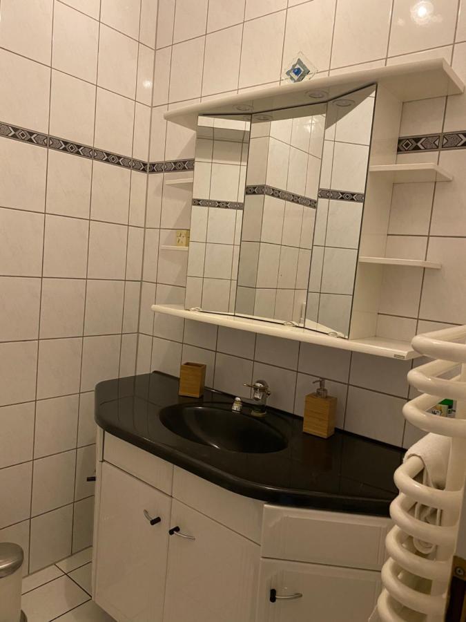 Central Shared Apartment, Friesenplatz Köln Exteriör bild